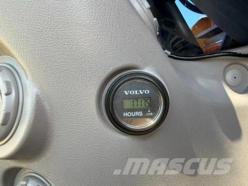 Volvo EC 300 E Roomikekskavaatorid