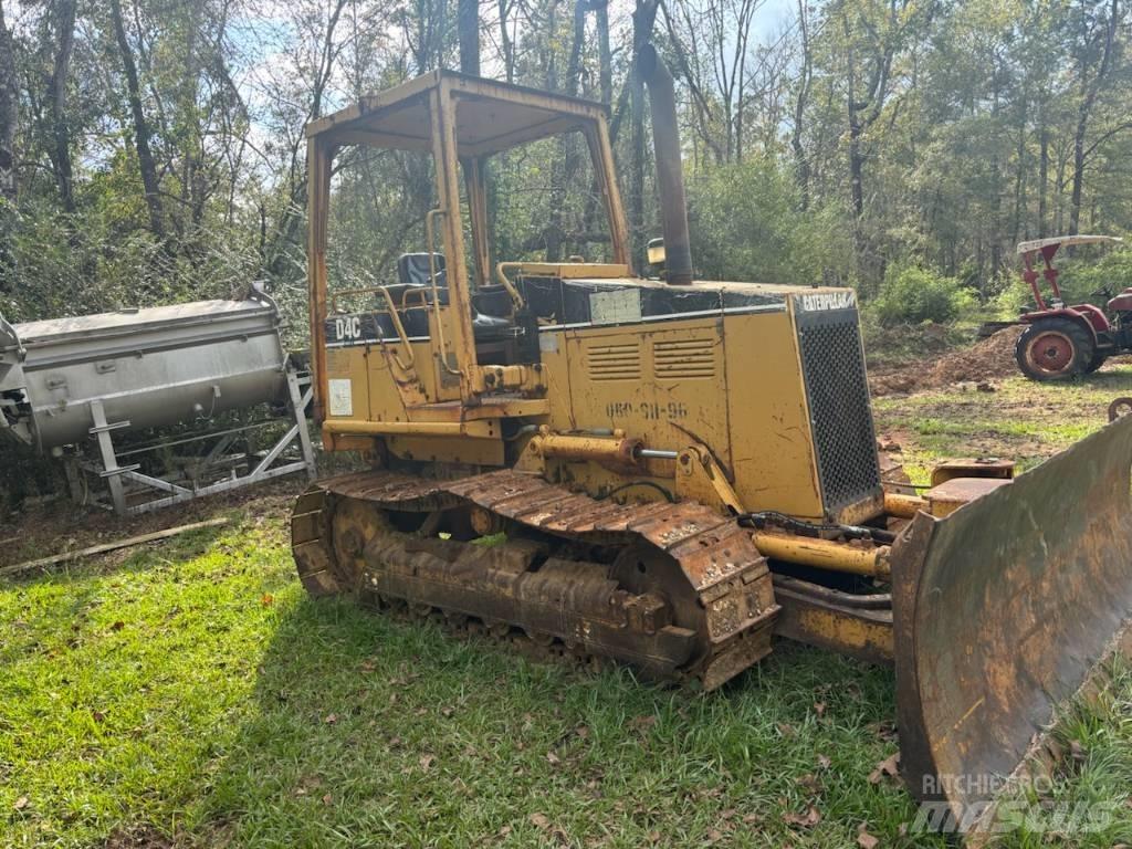 CAT D 4 C Buldooserid