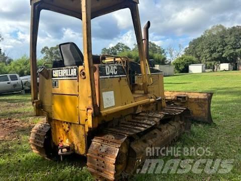 CAT D 4 C Buldooserid