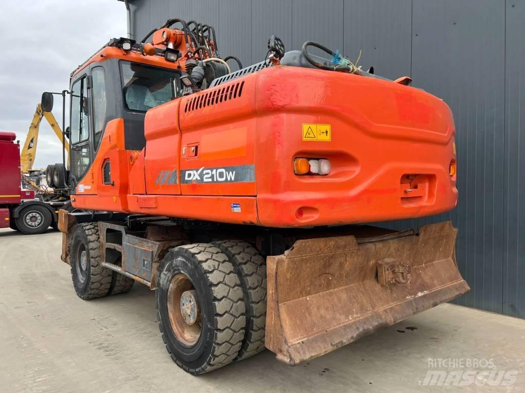 Doosan DX210W Ratasekskavaatorid