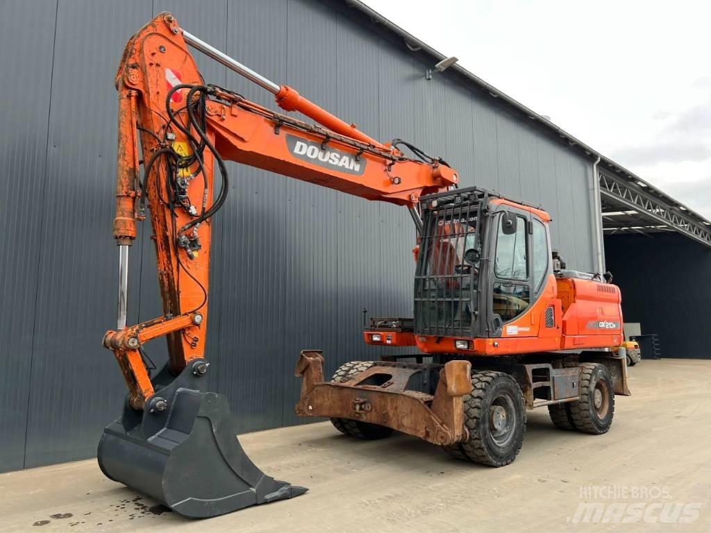 Doosan DX210W Ratasekskavaatorid