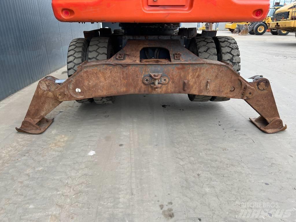 Doosan DX210W Ratasekskavaatorid