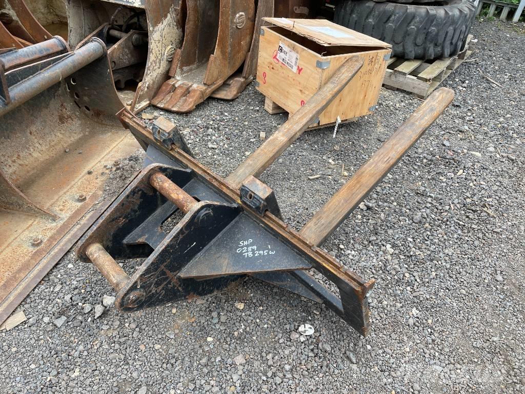 Takeuchi TB 295 W Ratasekskavaatorid