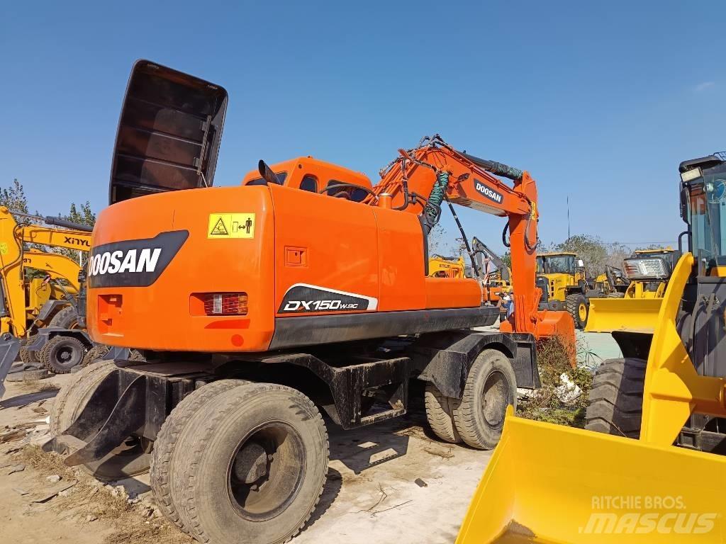 Doosan DH 150 W-7 Ratasekskavaatorid