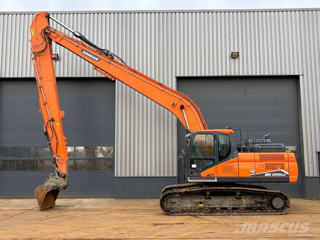 Doosan DX225LC-7 Roomikekskavaatorid