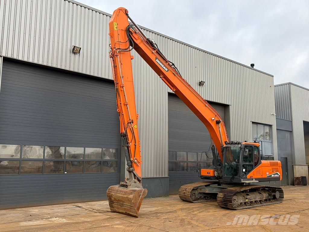 Doosan DX225LC-7 Roomikekskavaatorid