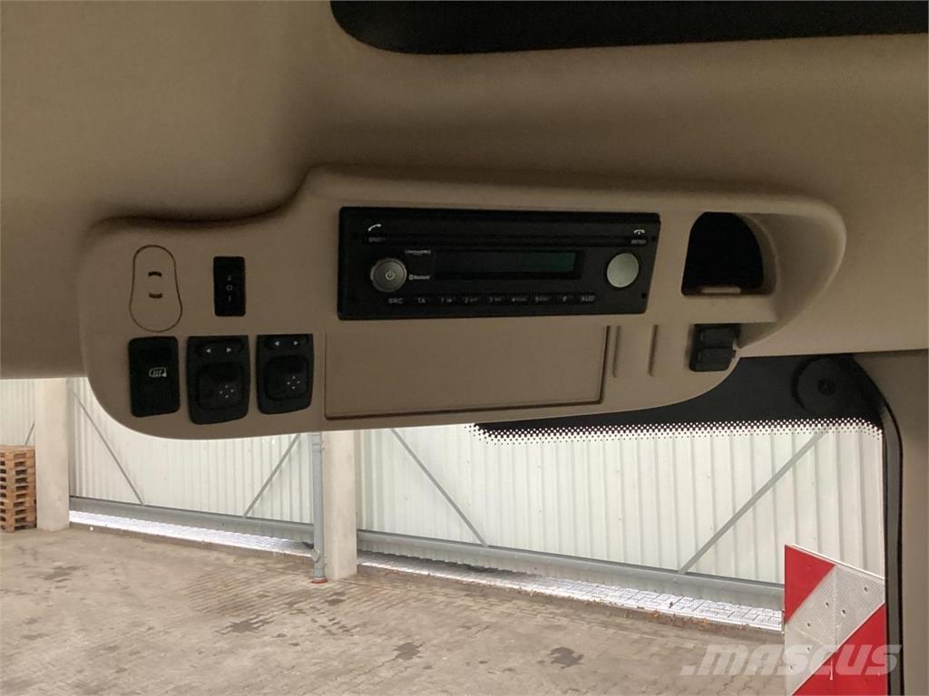 John Deere 6215R Traktorid