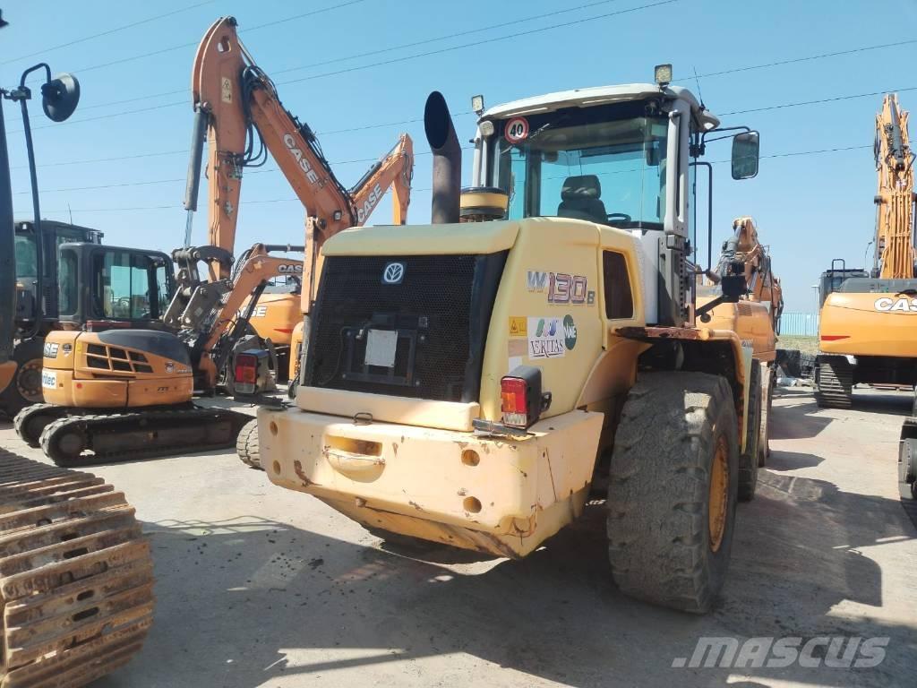 New Holland W 130 Rataslaadurid