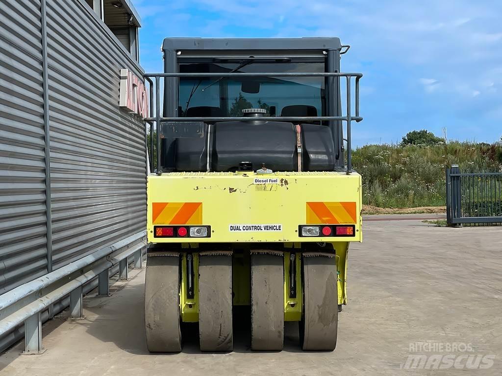 Ammann AP 240 Pneumorehvidega rullid