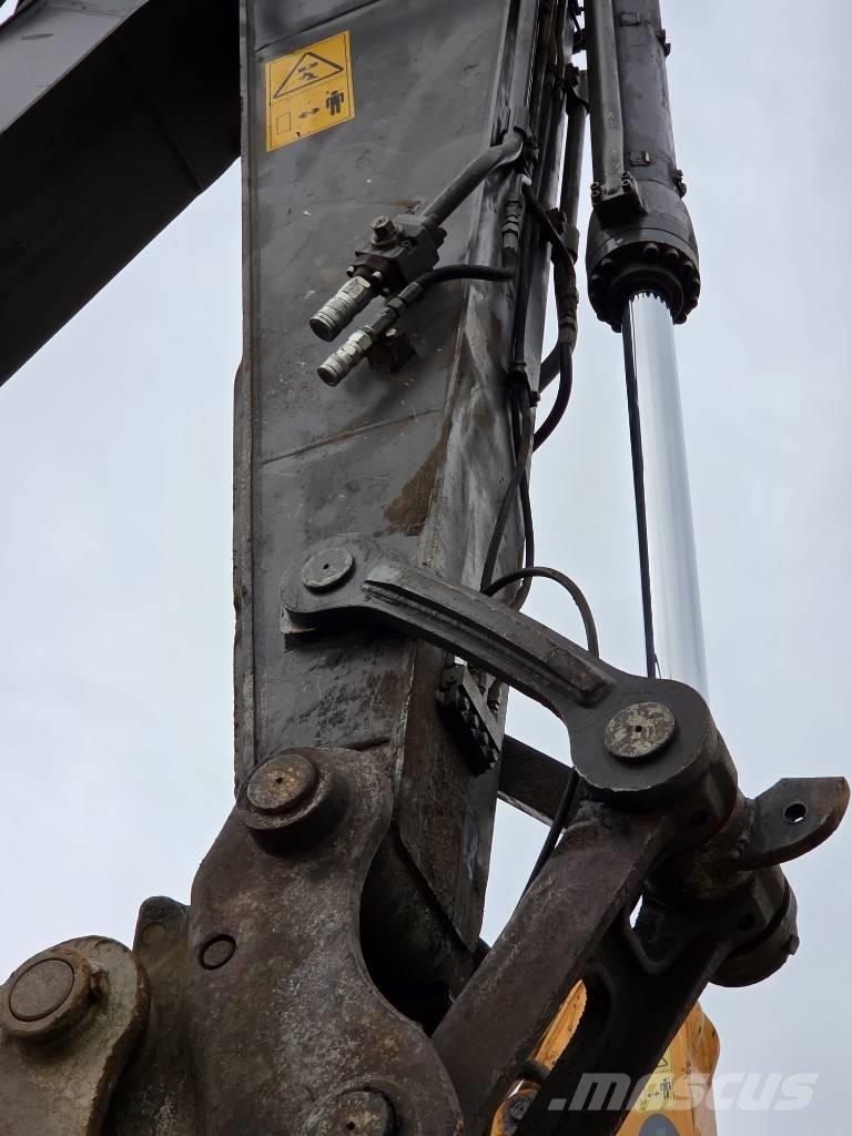 Volvo EC220EL Roomikekskavaatorid