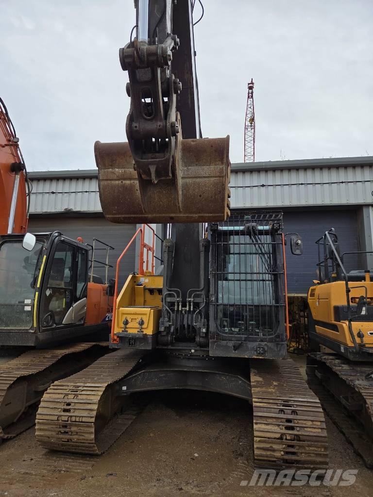 Volvo EC220EL Roomikekskavaatorid