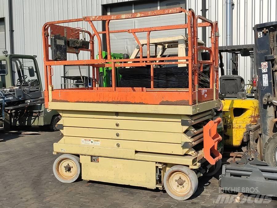 JLG 2646 E 2 Käärtõstukid
