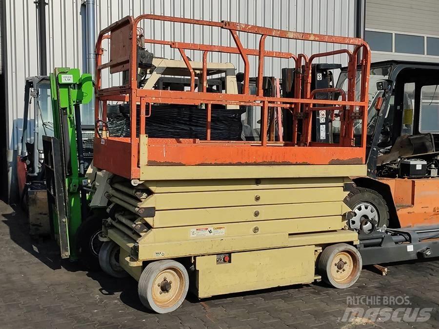 JLG 2646 E 2 Käärtõstukid