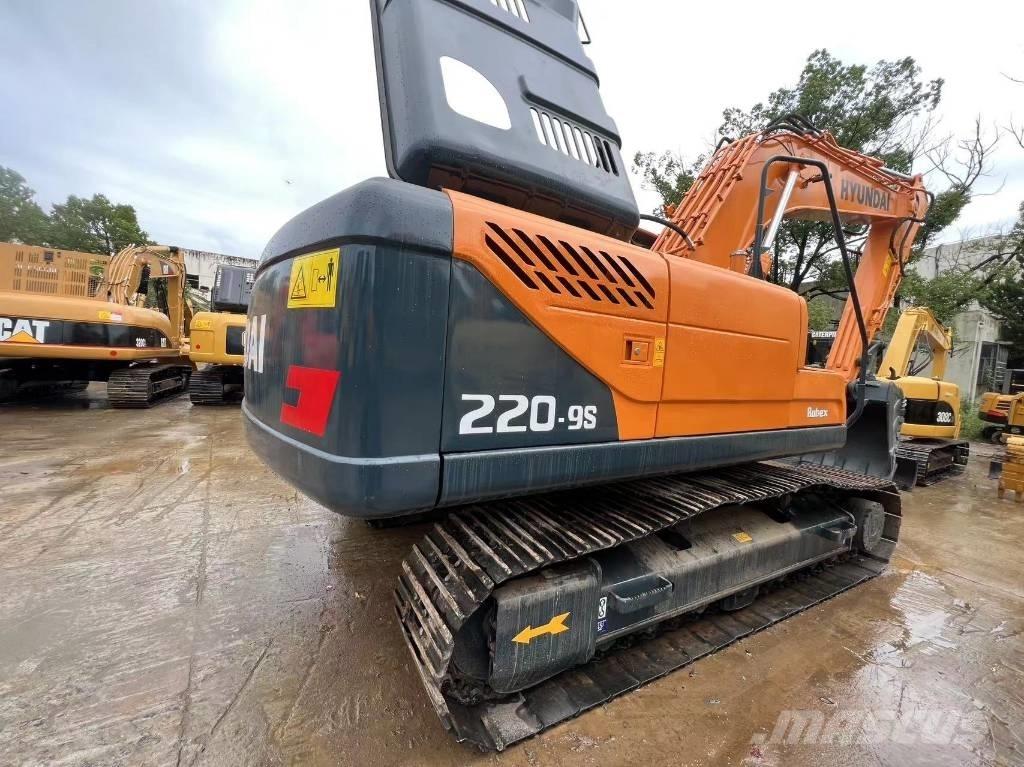 Hyundai 220 LC -9 Roomikekskavaatorid