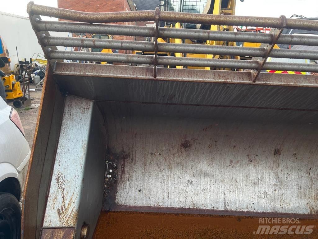 CAT 930 M Rataslaadurid