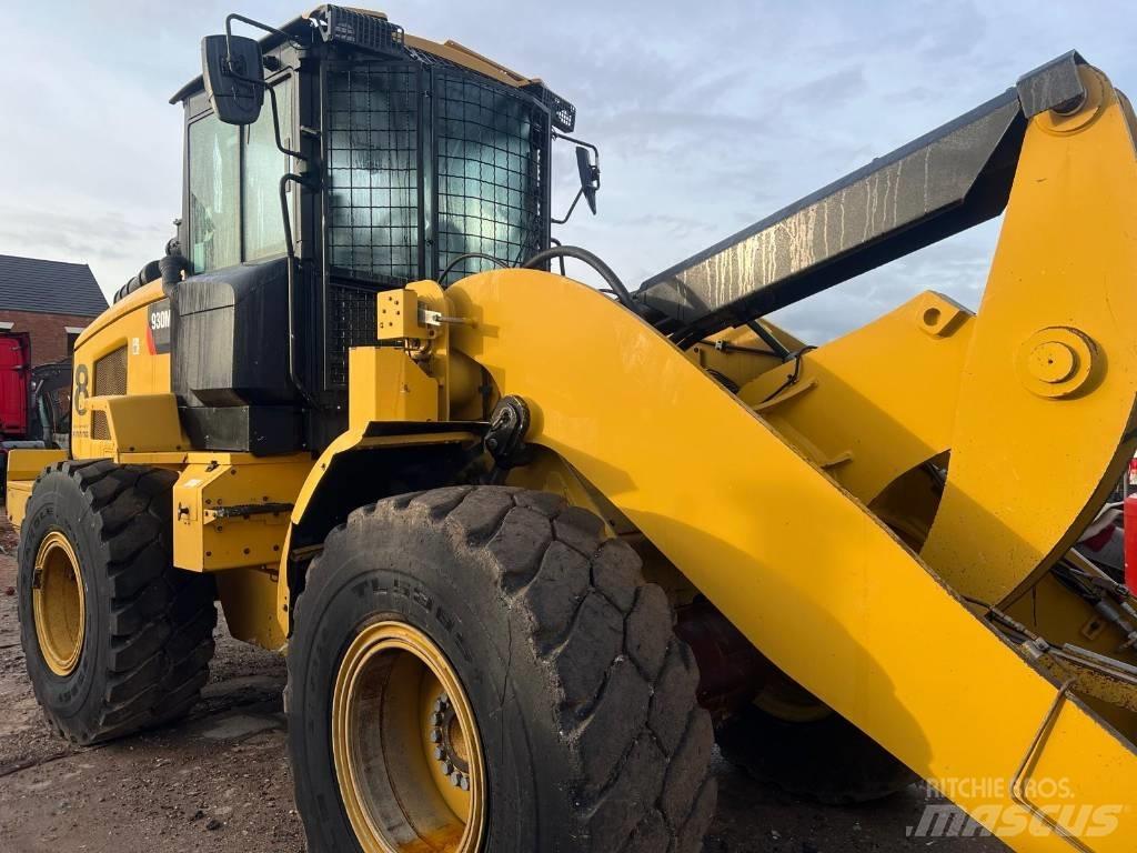 CAT 930 M Rataslaadurid