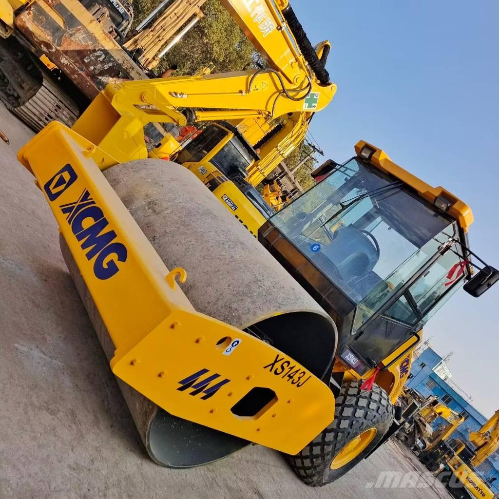 XCMG XS 143 J Ühe trumliga rullid