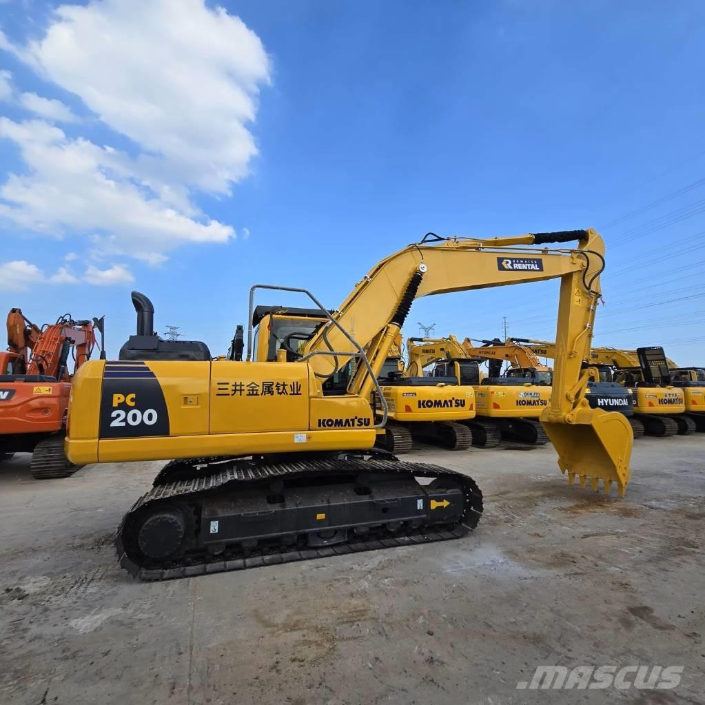 Komatsu PC 200-8 Roomikekskavaatorid