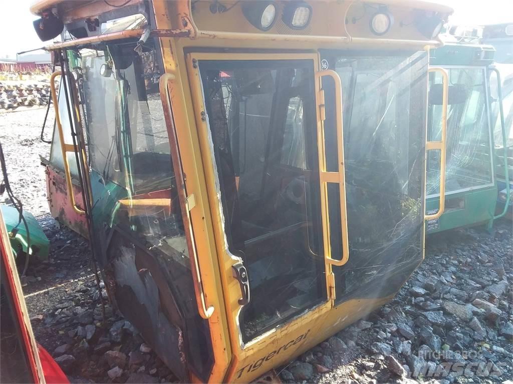 Tigercat 1075 Kabiinid