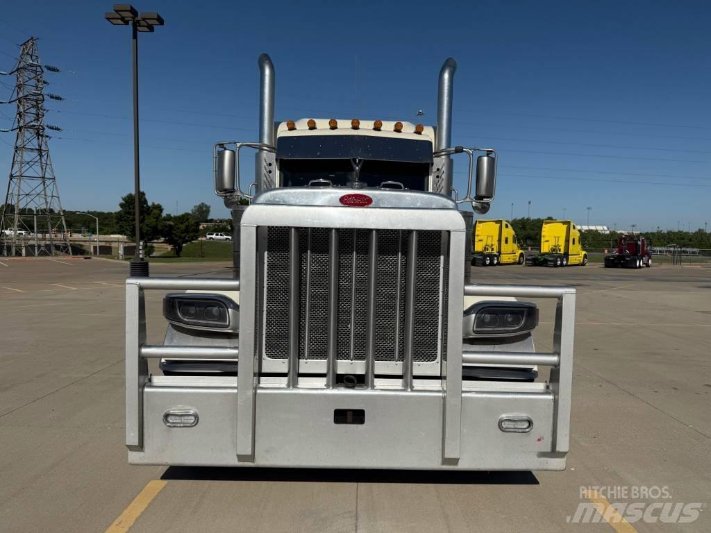 Peterbilt 389 Sadulveokid