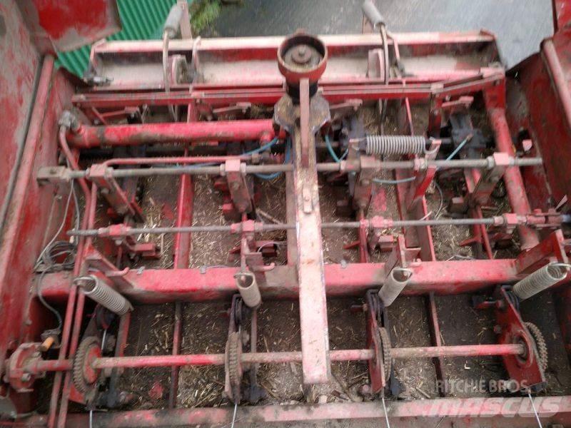 Vicon HP 1600 Heinapressid