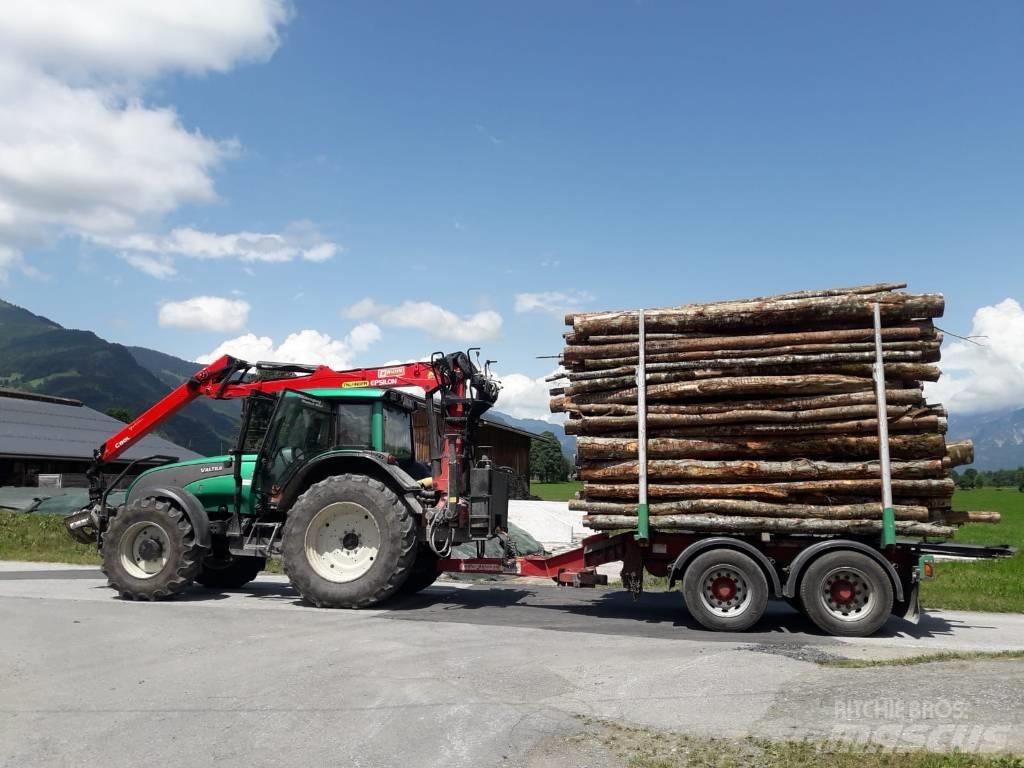 Valtra T 151 E HT Metsatööks kohandatud traktorid