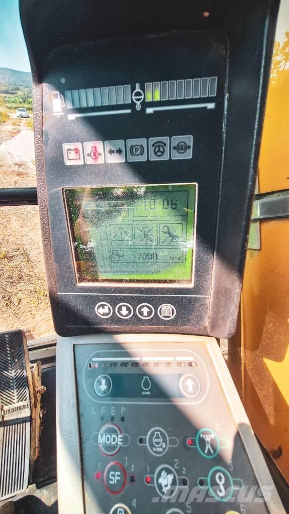 Liebherr R934C HDC Roomikekskavaatorid