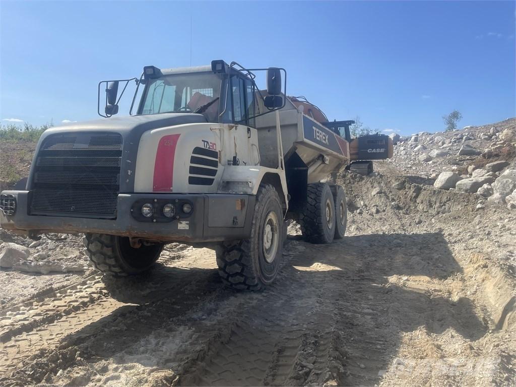 Terex TA 30 Liigendraamiga pinnaseveokid