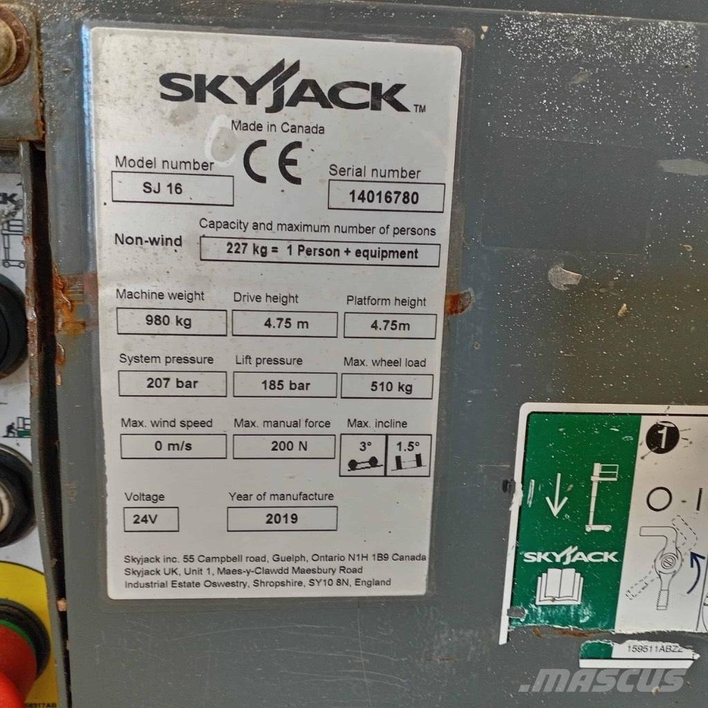 SkyJack SJ 16 Vertikaalsed mast tõstukid