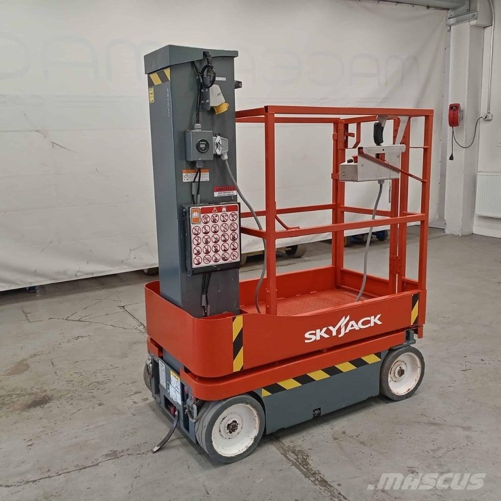 SkyJack SJ 16 Vertikaalsed mast tõstukid