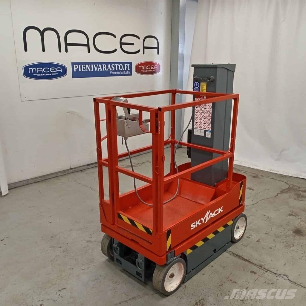 SkyJack SJ 16 Vertikaalsed mast tõstukid