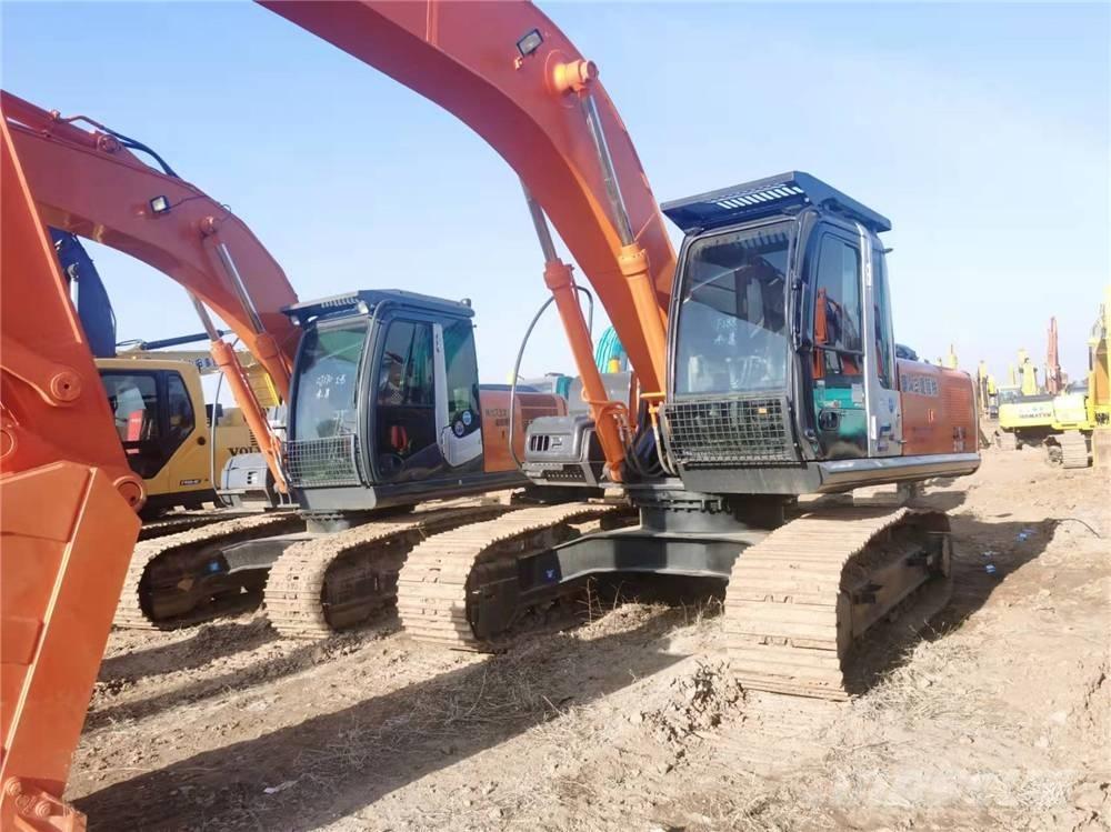 Hitachi ZX210 Roomikekskavaatorid