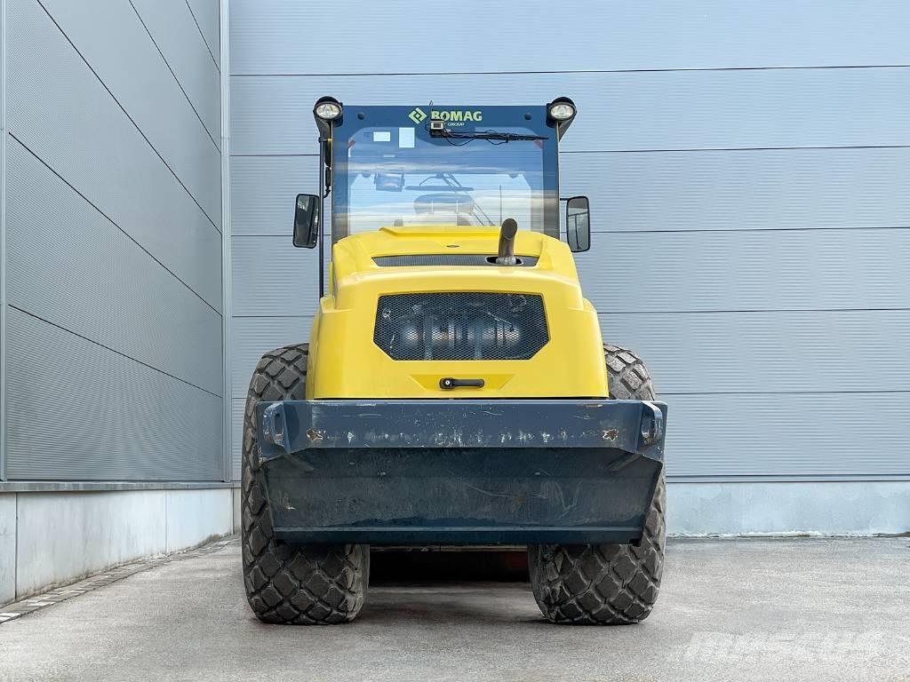 Bomag BW 216 D-5 Ühe trumliga rullid