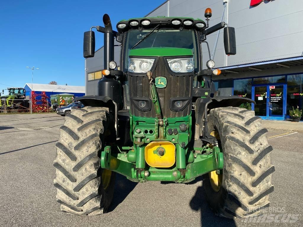 John Deere 6215 R Traktorid