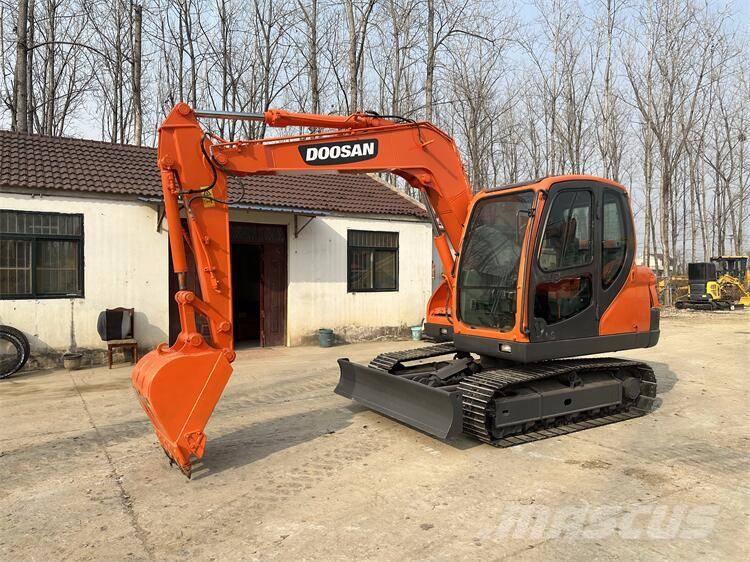 Doosan DX75 Roomikekskavaatorid