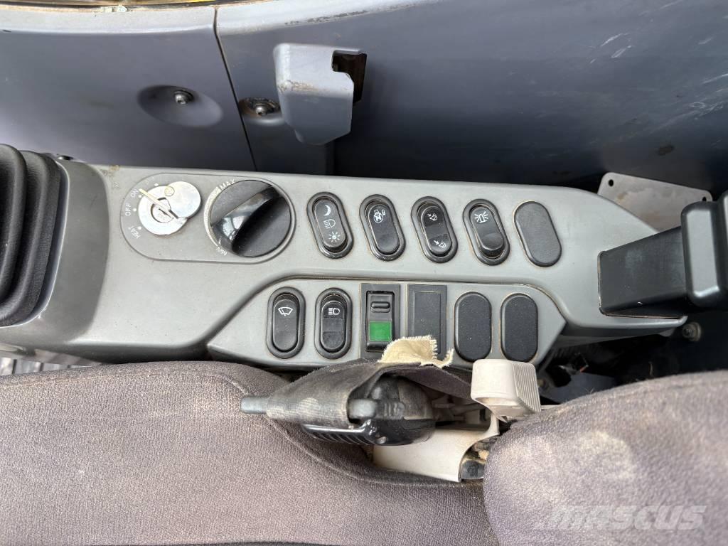 Komatsu PC360LC-10 Roomikekskavaatorid