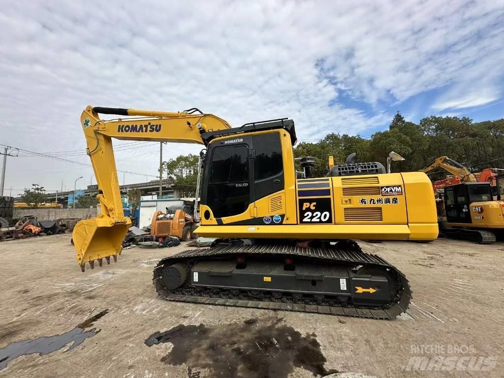 Komatsu PC 220 Roomikekskavaatorid