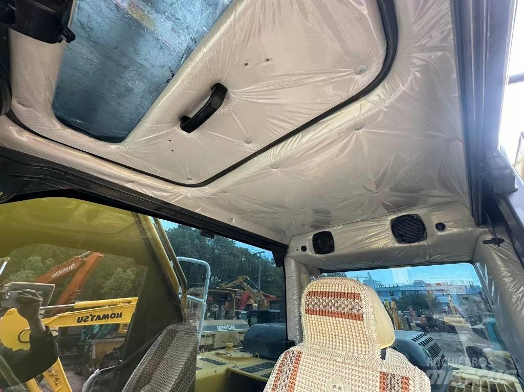 Komatsu PC 220 Roomikekskavaatorid