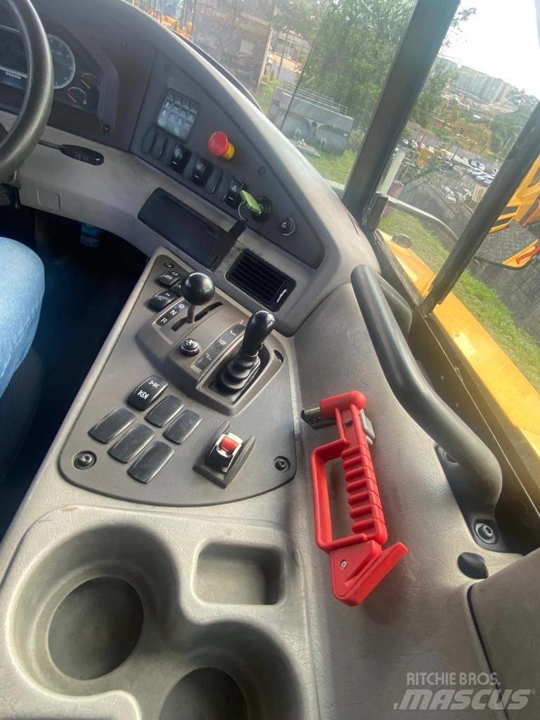 Volvo A 30 G Liigendraamiga pinnaseveokid