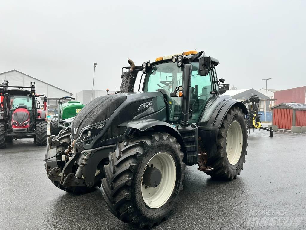 Valtra T 214 D Traktorid