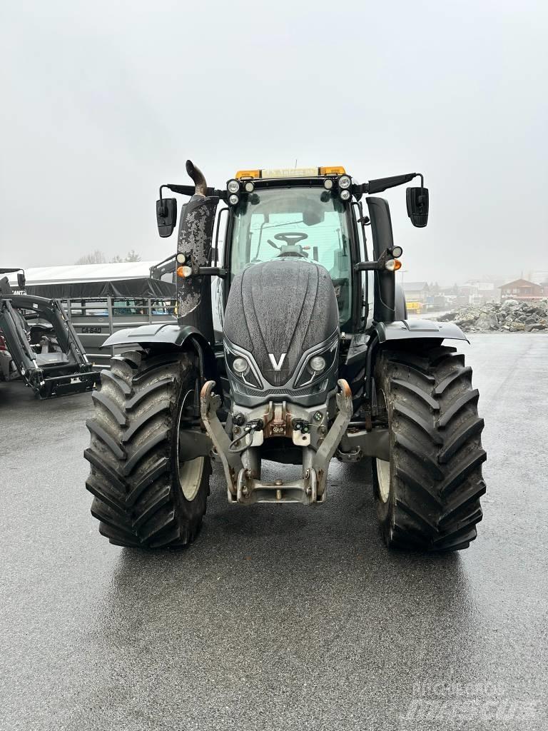 Valtra T 214 D Traktorid