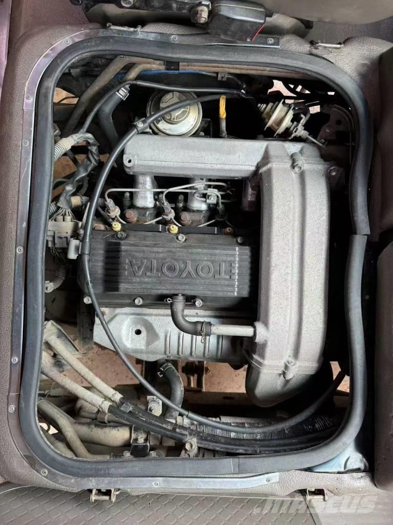 Toyota Coaster Bus Väikebussid