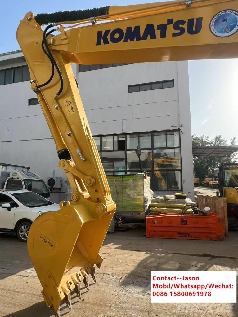 Komatsu PC 220-8 Roomikekskavaatorid