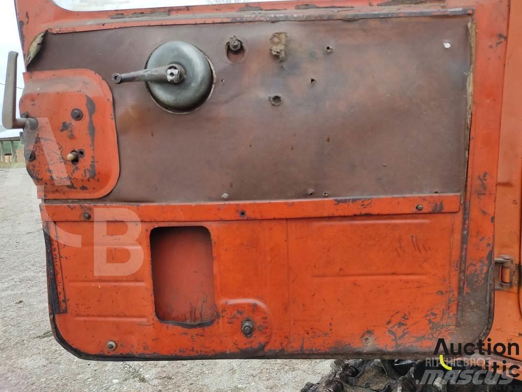 Onbekend DT-75 Buldooserid