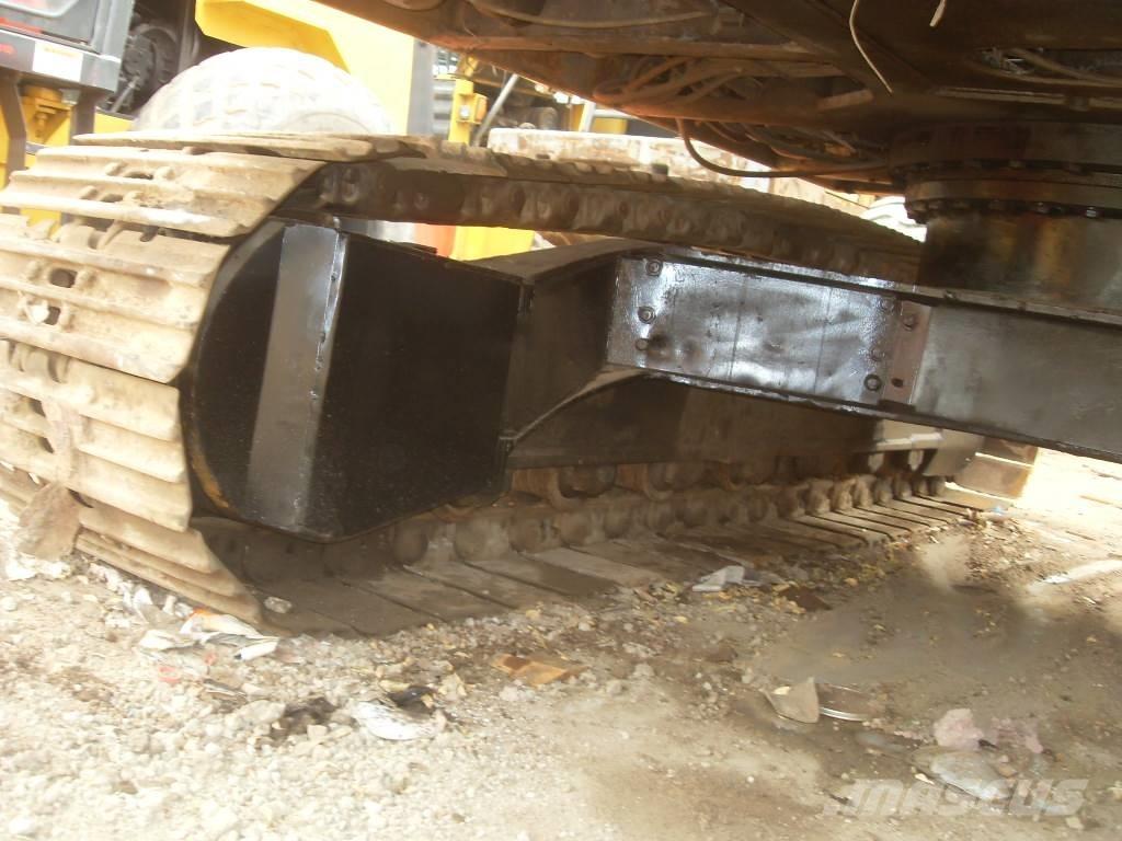 Hitachi EX 200-1 Roomikekskavaatorid