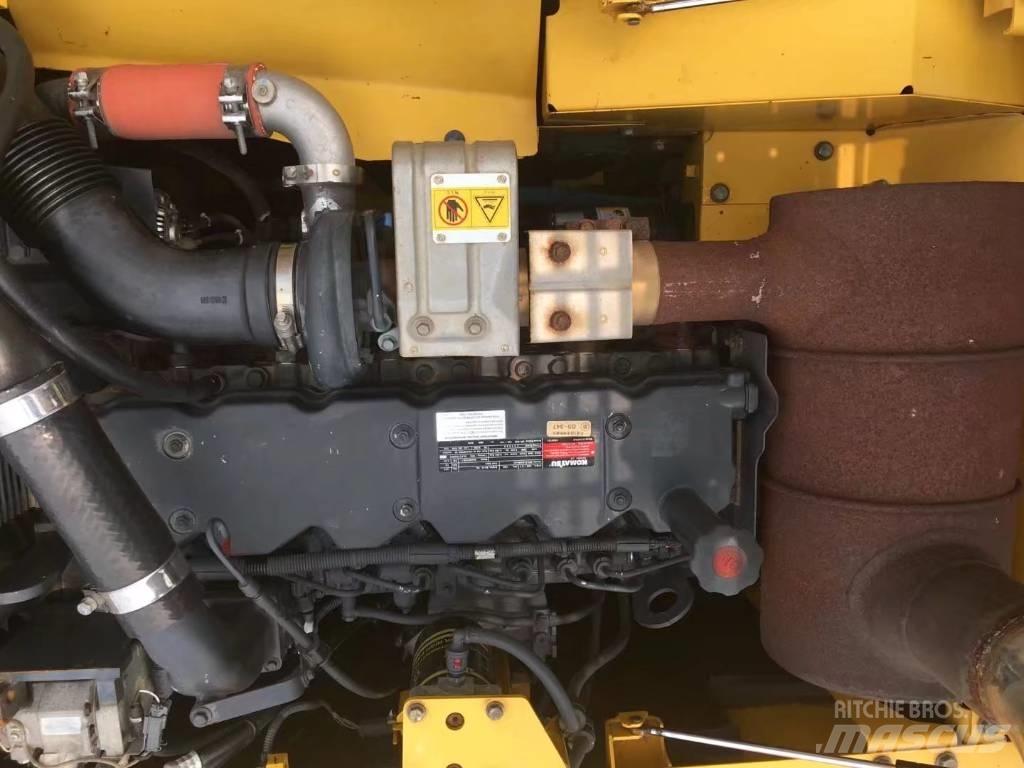 Komatsu pc200-8 Roomikekskavaatorid