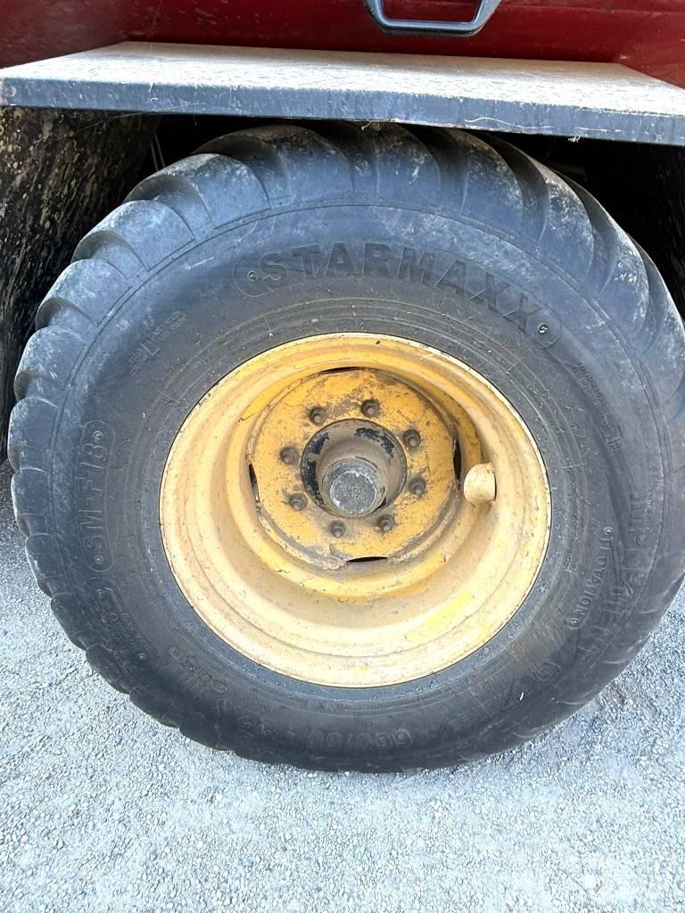 New Holland D 1210 Heinapressid
