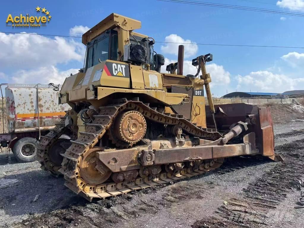 CAT D 9 T Buldooserid