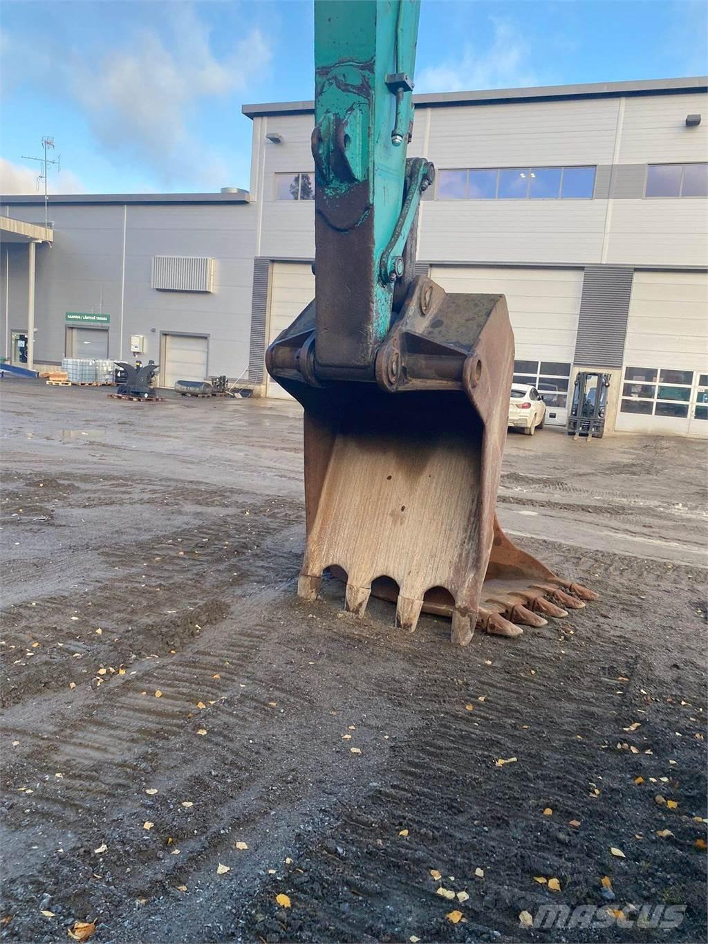 Kobelco SK330LC-6E Roomikekskavaatorid