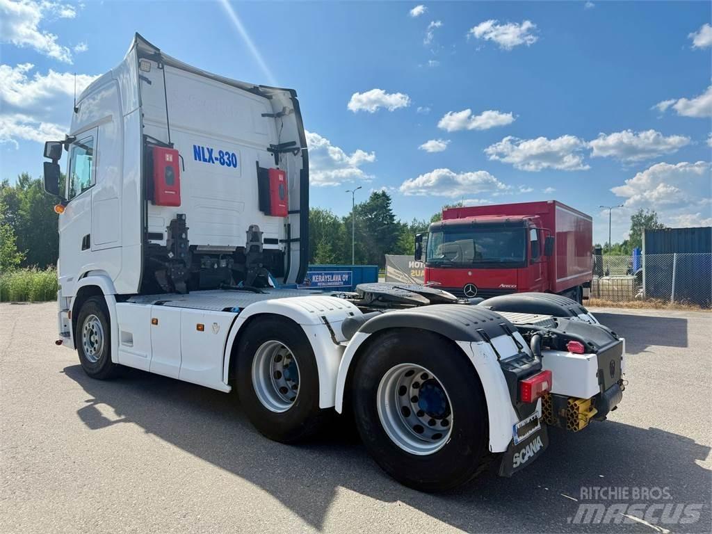 Scania S580 6x4 Sadulveokid